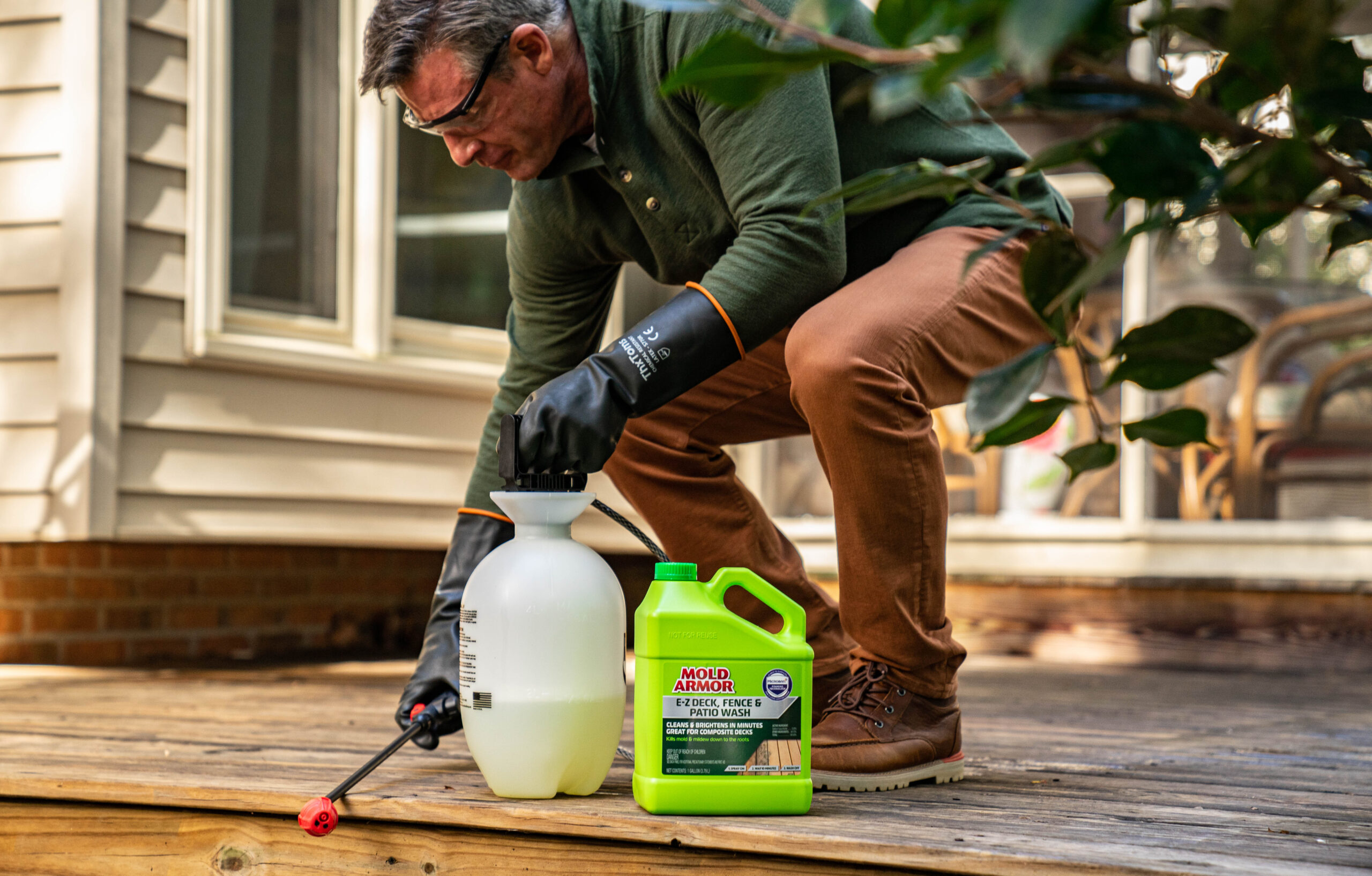 Mold Armor E-Z Deck Wash for Wood Surfaces, Composite Deck & Fence, 64 oz.  - Mold Armor